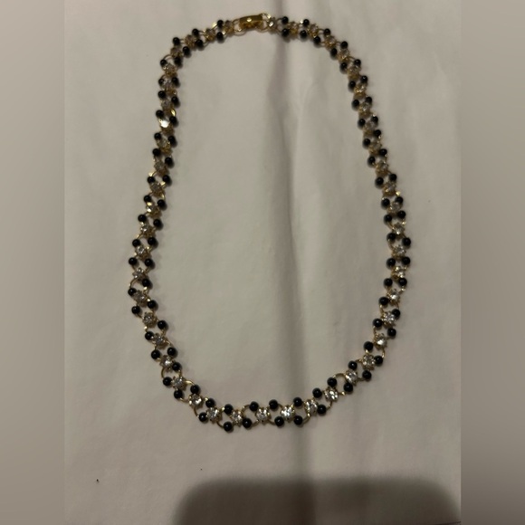 Elegant Black and Gold Beaded Necklace - Picture 2 of 3